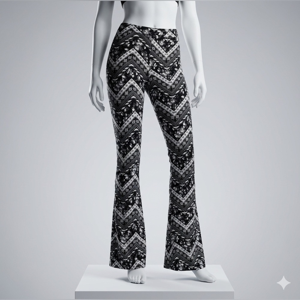 Black & White Chevron Floral Flared / Wide-Leg Pants